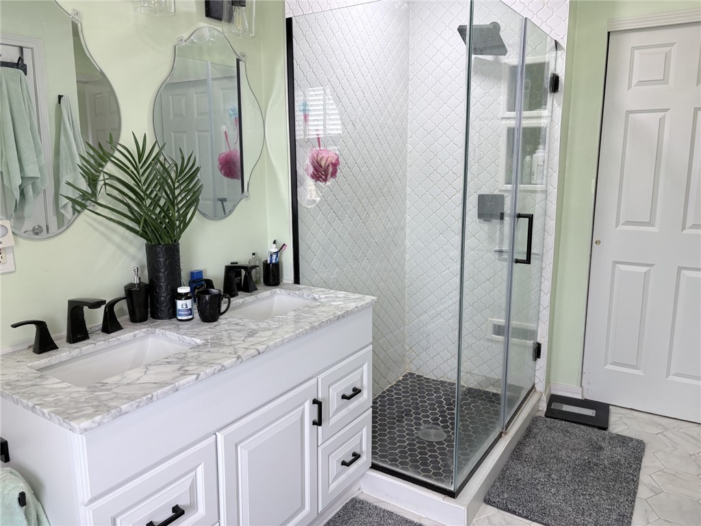 5740 Running Brook Road Farmington, NY 14425 - Photo 9 of 25 Onsuite Bath