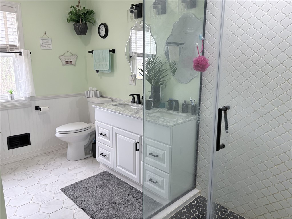 5740 Running Brook Road Farmington, NY 14425 - Photo 10 of 25 Onsuite Bath