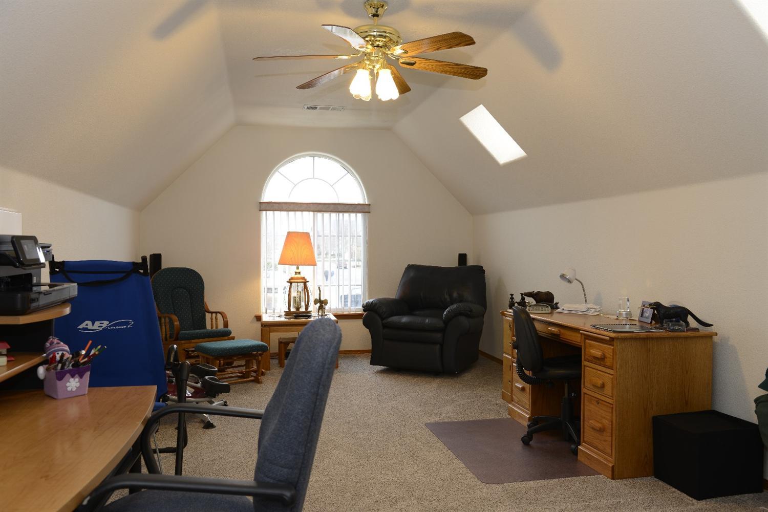 534 Mitchell Way Central Point, OR 97502 - Photo 13 of 34 Gallery Image 13