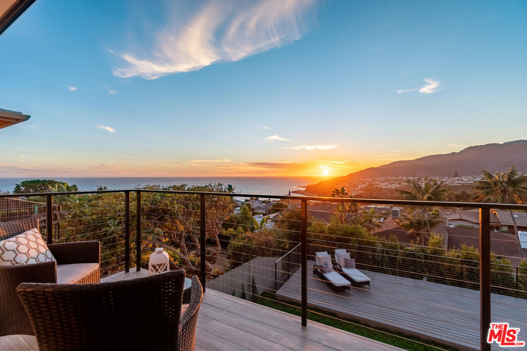 243 Notteargenta Road Pacific Palisades, CA 90272 - Photo 46 of 46 a view of a terrace with seating space