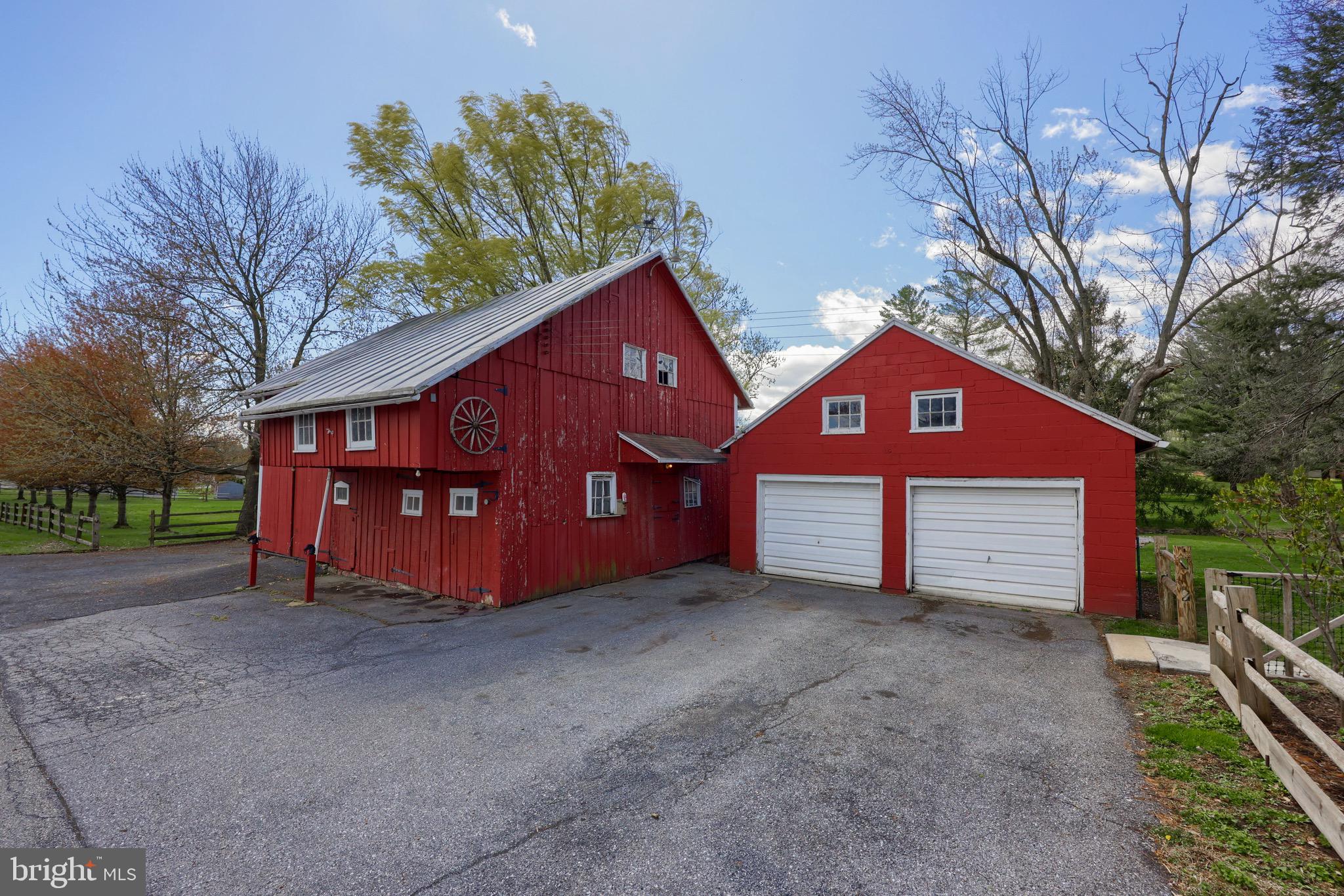 612 Radio Road Elizabethtown, PA 17022 - Photo 2 of 48 Gallery Image 2