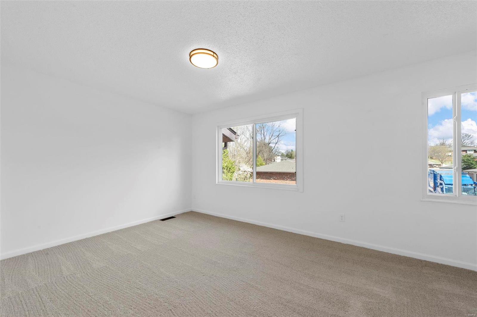 963 Silversprings Lane Manchester, MO 63021 - Photo 17 of 27