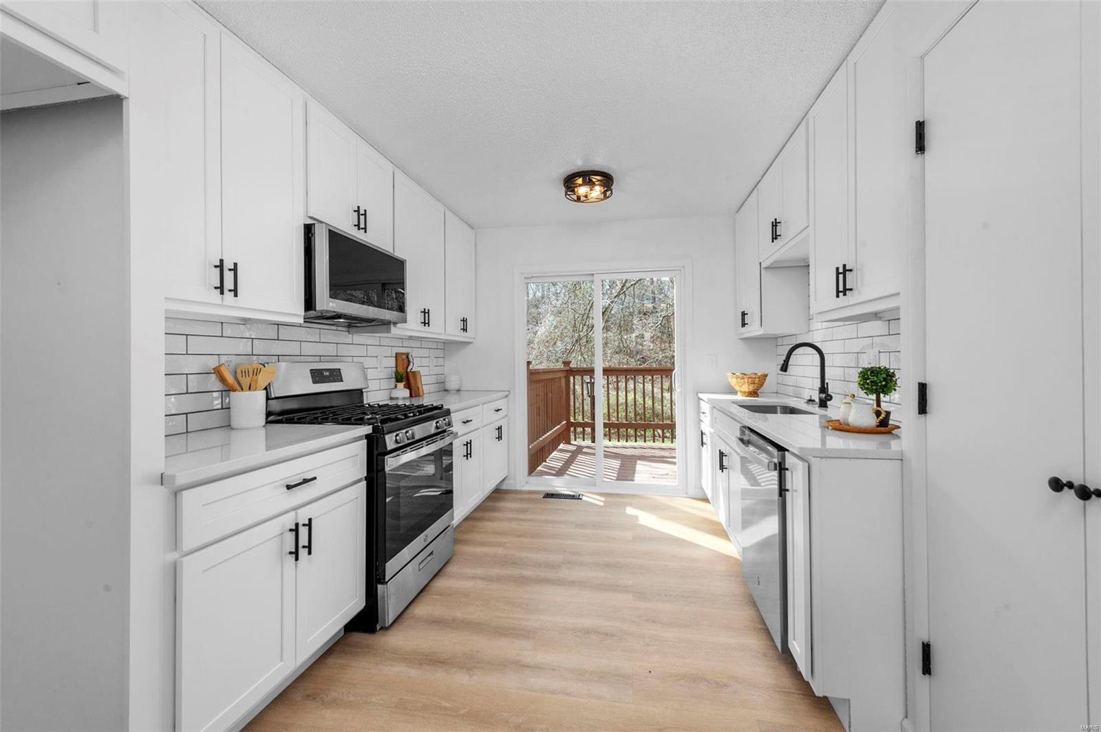 963 Silversprings Lane Manchester, MO 63021 - Photo 7 of 27