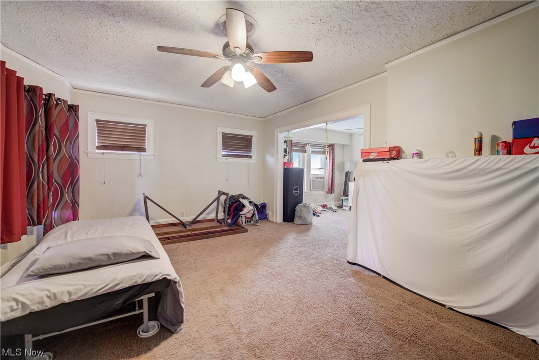 14202 Glenside Road Cleveland, OH 44110 - Photo 23 of 41 Living Room
