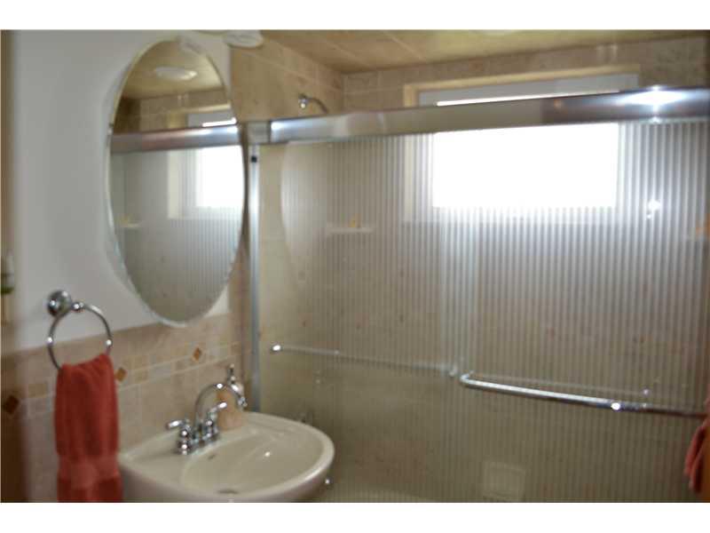 5346 Blossom Road Baldwin, PA 15236 - Photo 11 of 19 Full Bath.