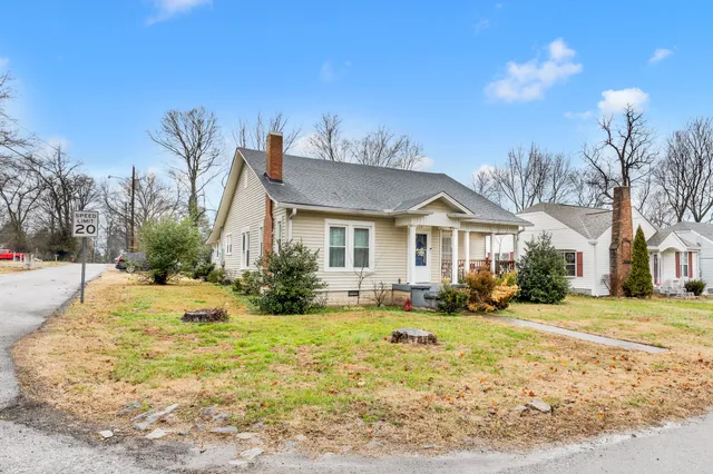 $299,900 | 128 West Jackson Street, Gallatin, TN 37066