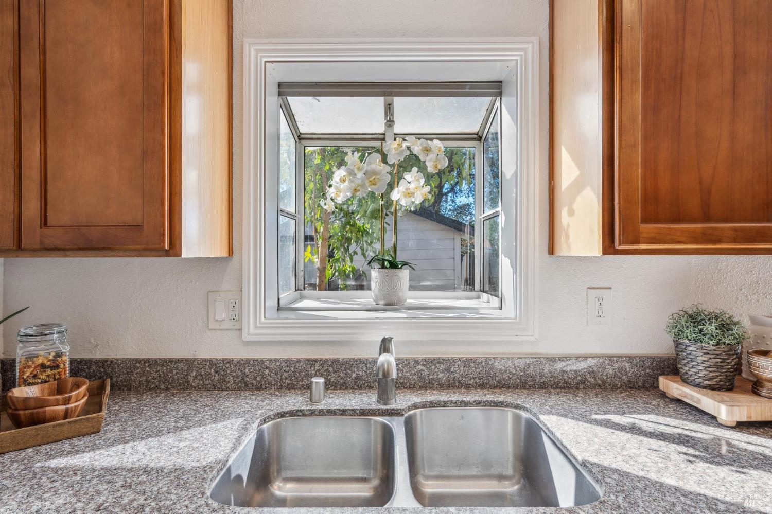 1217 Grand Avenue Santa Rosa, CA 95404 - Photo 8 of 28 Gallery Image 8