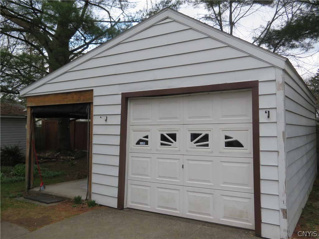 414 Quentin Road Utica, NY 13502 - Photo 4 of 15