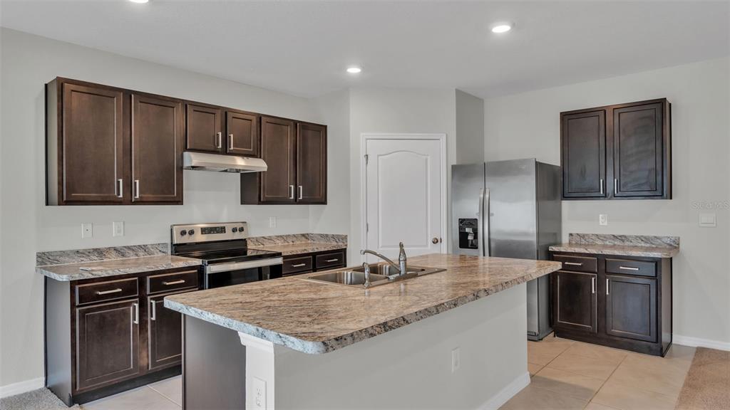 979 Sun Burst Road Winter Haven, FL 33880 - Photo 4 of 18