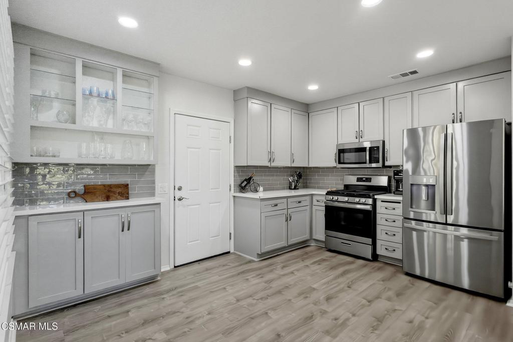 280 Ridgeton Lane, Unit A Simi Valley, CA 93065 - Photo 9 of 31