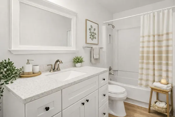 $2,550 | 2489 Woodbridge Street, Roseville, MN 55113