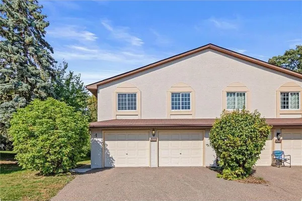 $2,550 | 2489 Woodbridge Street, Roseville, MN 55113