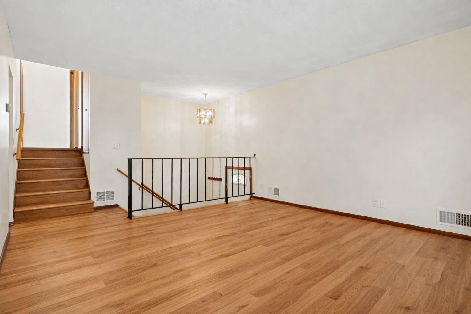 2489 Woodbridge Street Roseville, MN 55113 - Photo 4 of 6