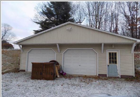 239 Spring Valley Road Jeannette, PA 15644 - Photo 4 of 4
