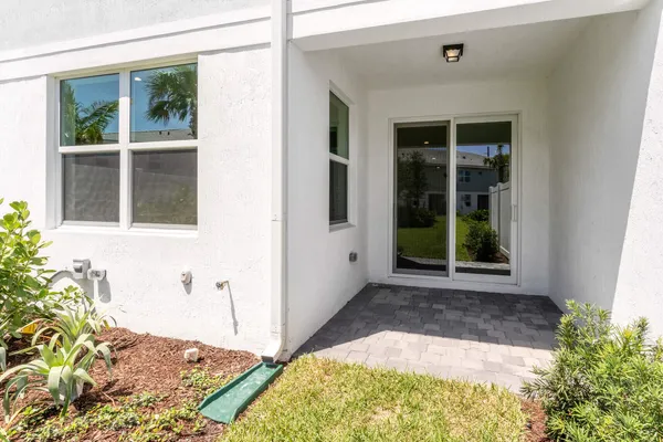 $550,000 | 552 Sanderling Circle, Deerfield Beach, FL 33442