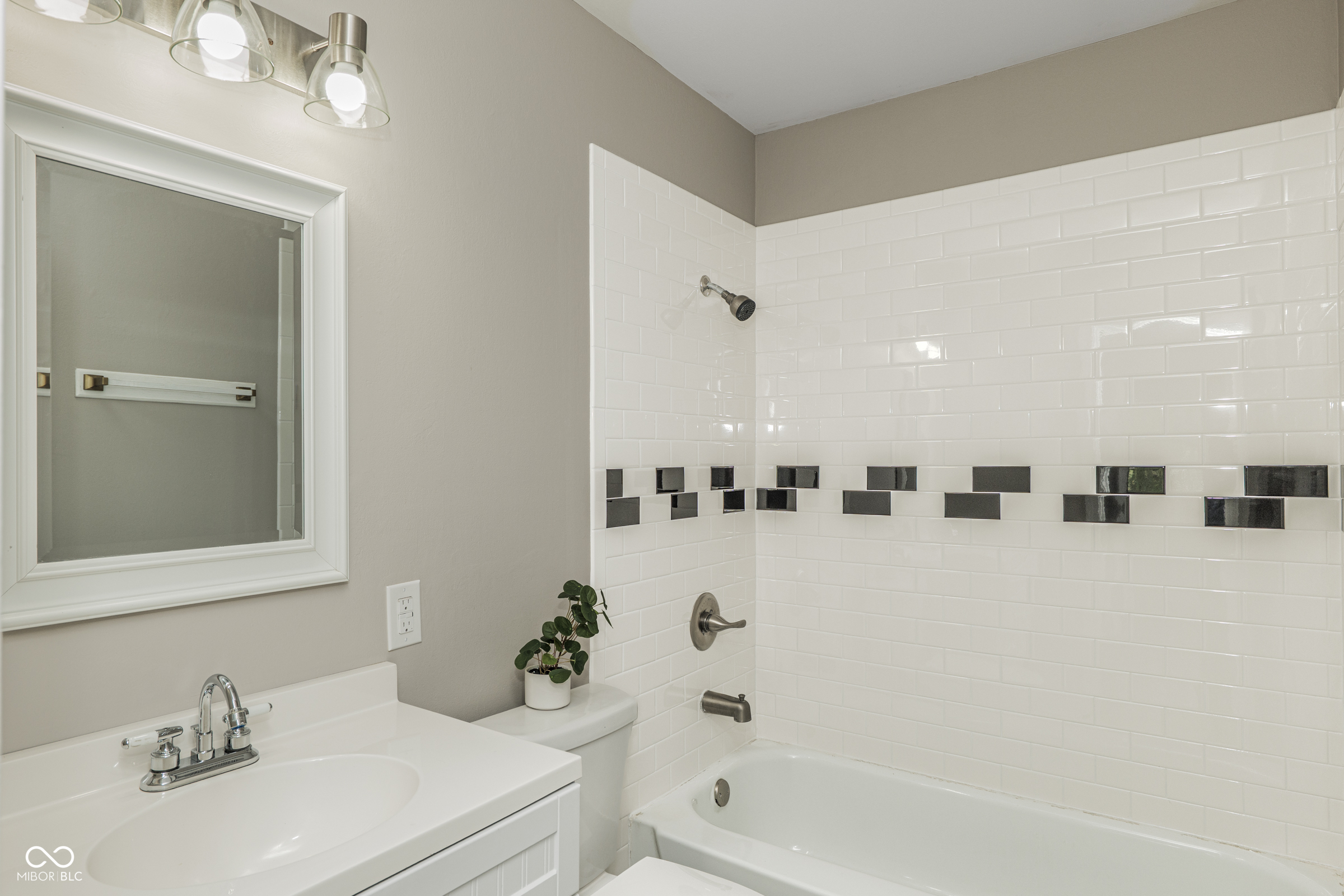 6824 Sargent Road Indianapolis, IN 46256 - Photo 20 of 42