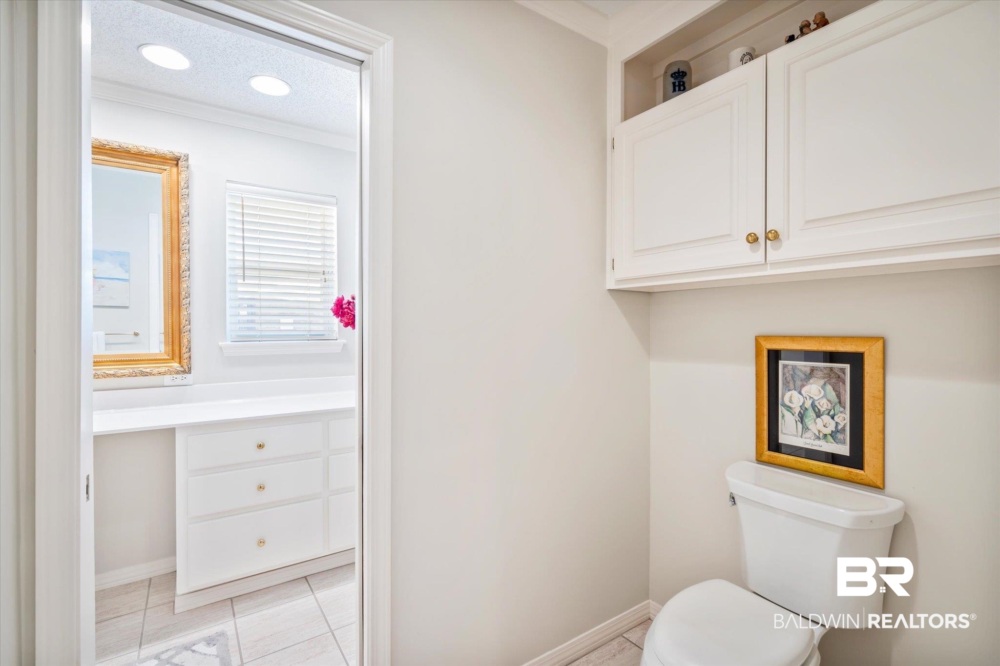 4587 Hawthorne Place Mobile, AL 36608 - Photo 20 of 32 MASTER WATER CLOSET