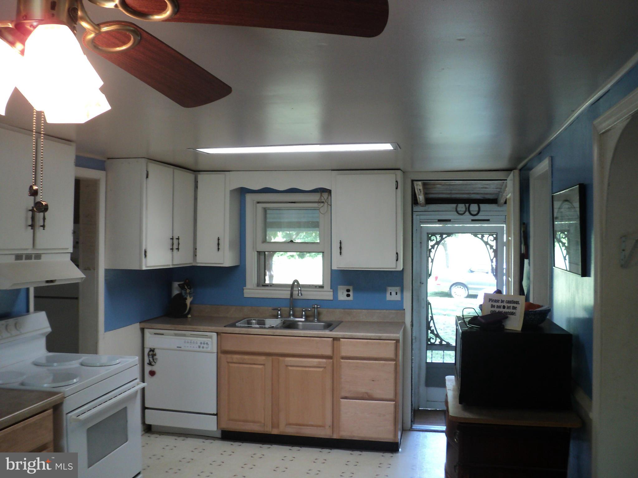 2014 Cedar Ridge Lane King George, VA 22485 - Photo 4 of 30 Spacious Kitchen
