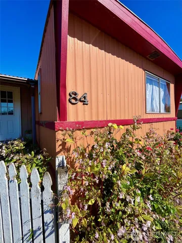 a view of a entryway