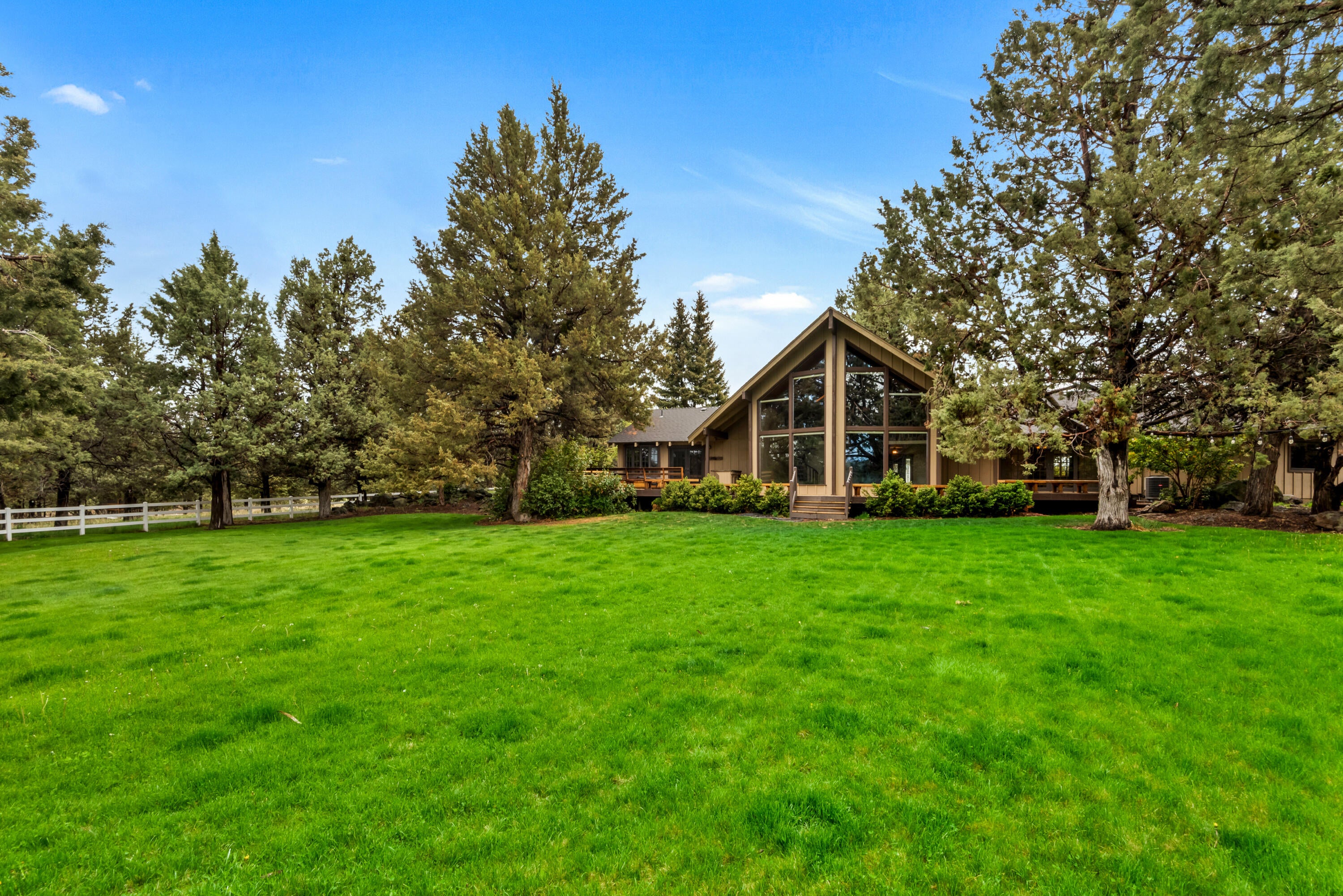 18455 Couch Market Road Bend, OR 97703 - Photo 33 of 45 33