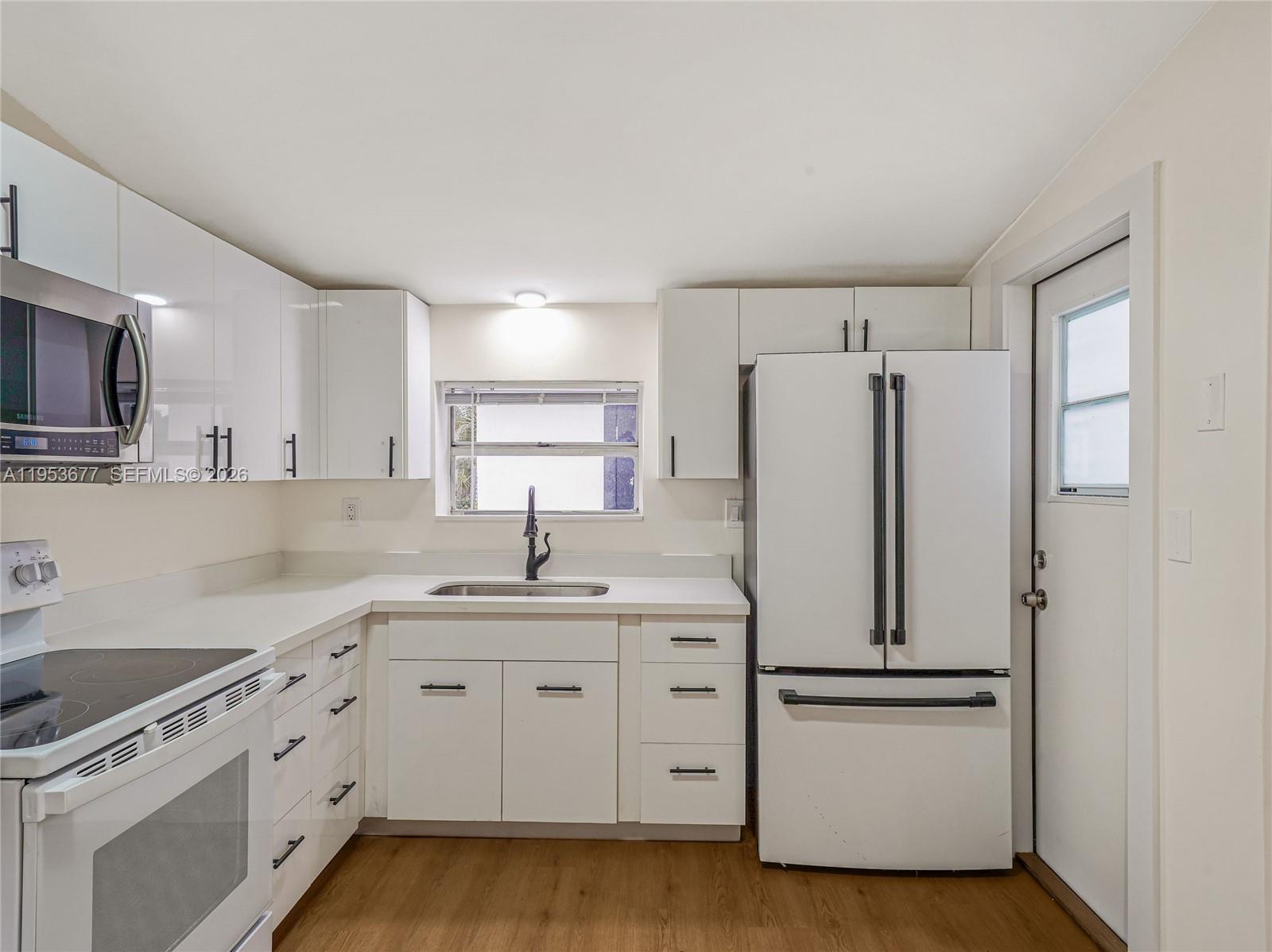 7091 Harding Street Hollywood, FL 33024 - Photo 29 of 41