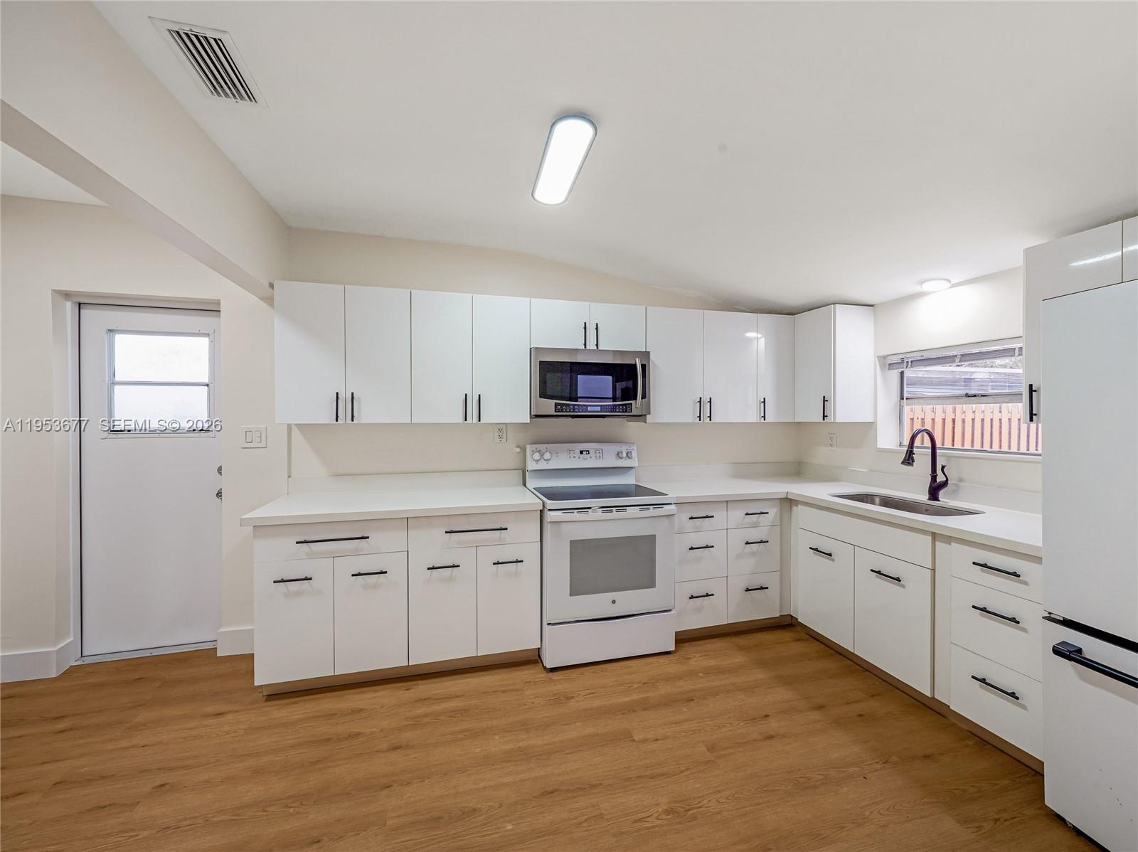 7091 Harding Street Hollywood, FL 33024 - Photo 30 of 41