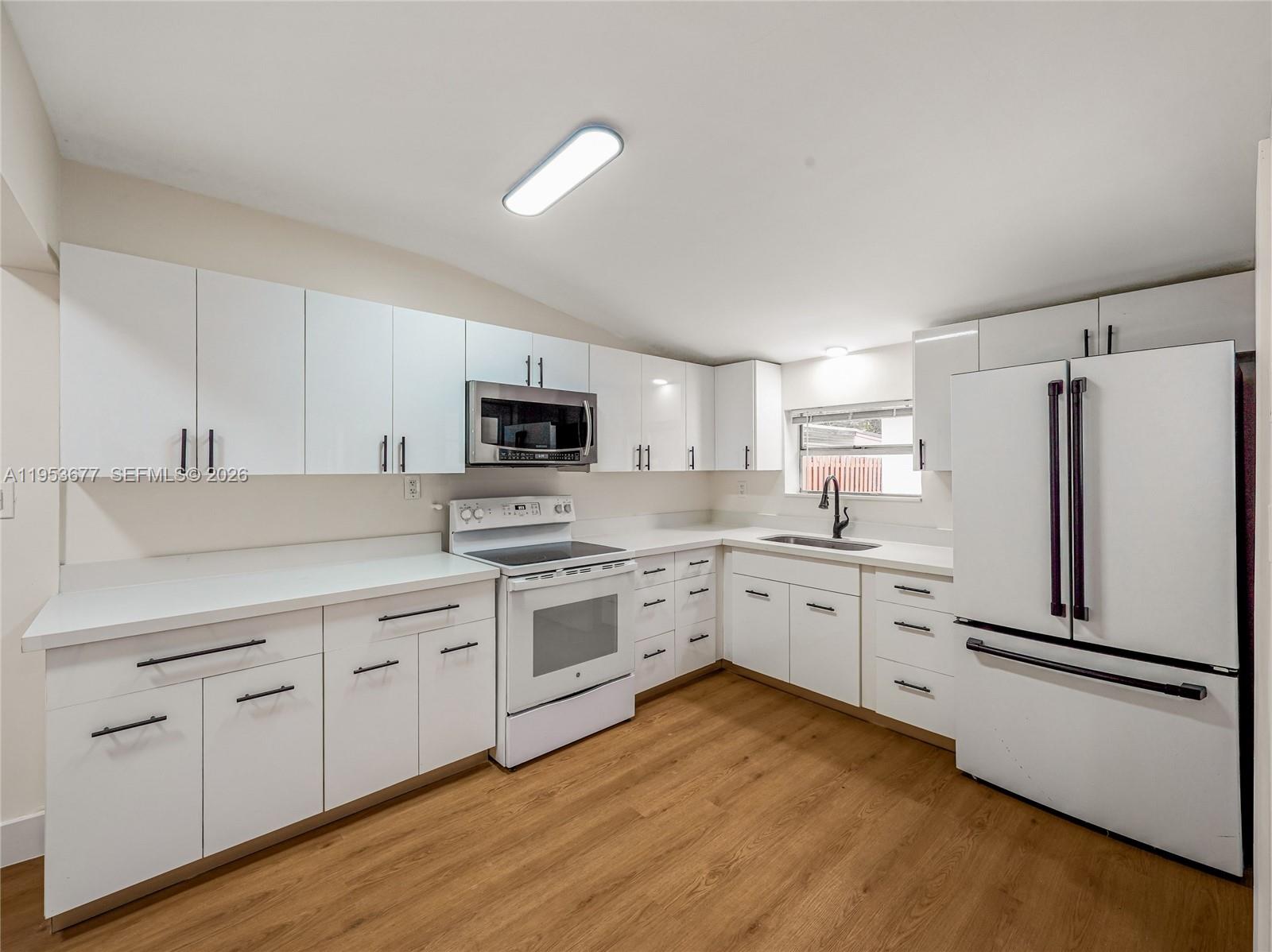 7091 Harding Street Hollywood, FL 33024 - Photo 7 of 41