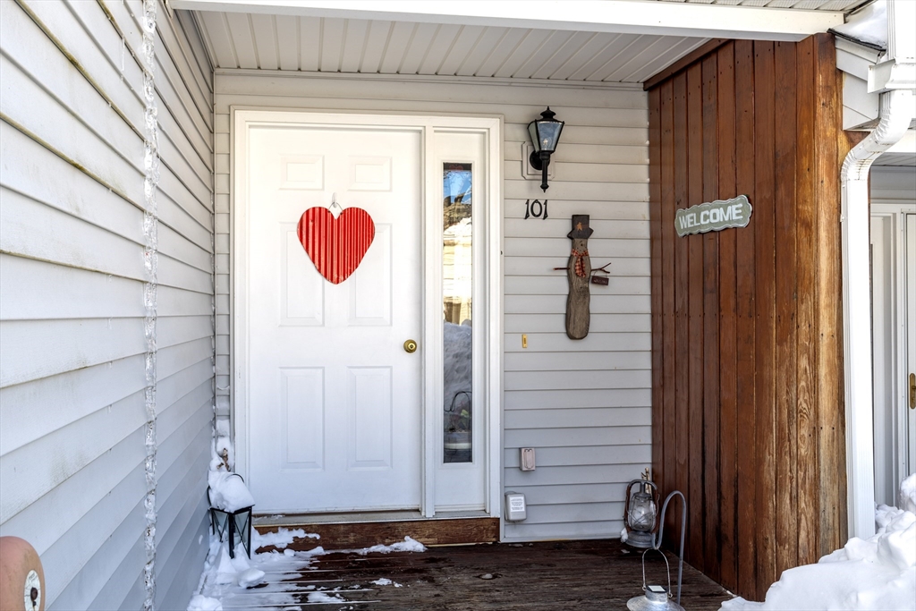 101 Bridle Cross Road, Unit 101 Fitchburg, MA 01420 - Photo 2 of 26 a view of door