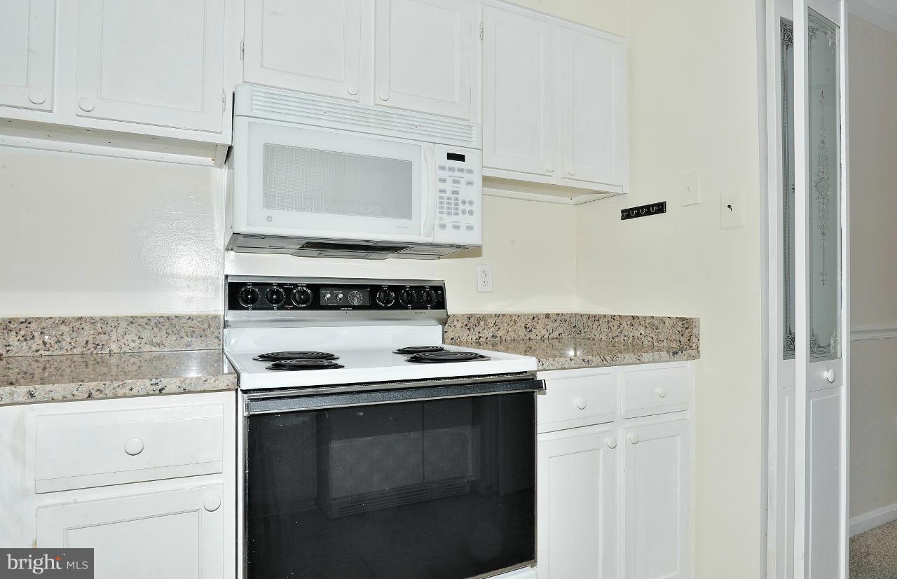 6155 Edsall Road, Unit K Alexandria, VA 22304 - Photo 11 of 20 Kitchen