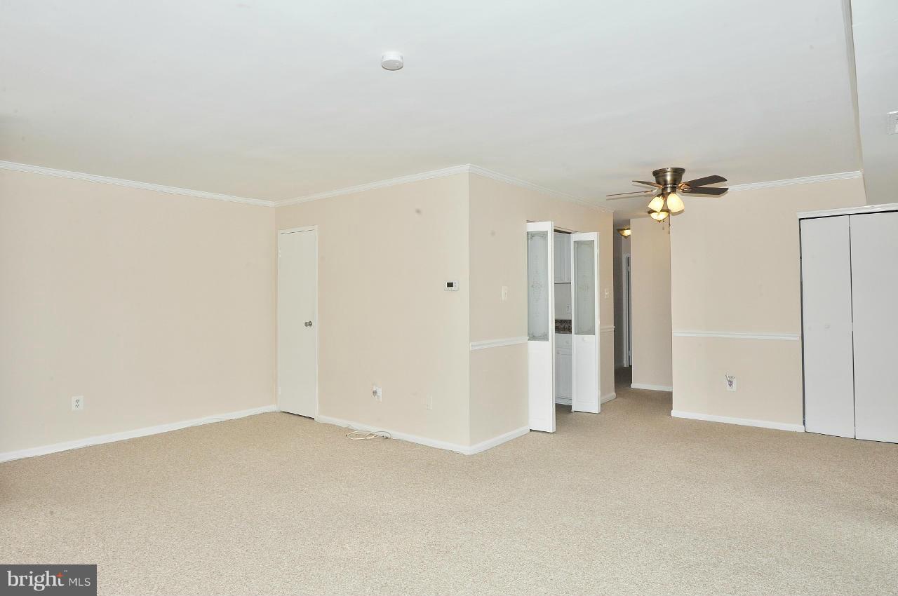 6155 Edsall Road, Unit K Alexandria, VA 22304 - Photo 3 of 20 Living Room