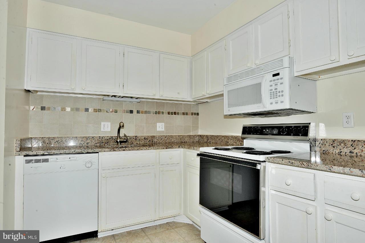 6155 Edsall Road, Unit K Alexandria, VA 22304 - Photo 10 of 20 Kitchen