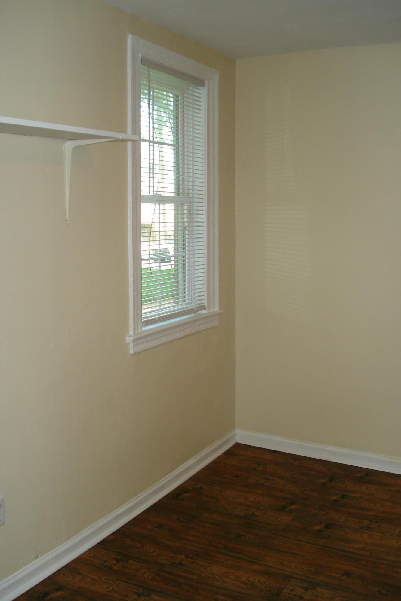 2425 Longview Avenue Southwest, Unit 18 Roanoke, VA 24014 - Photo 14 of 17 DSC02298