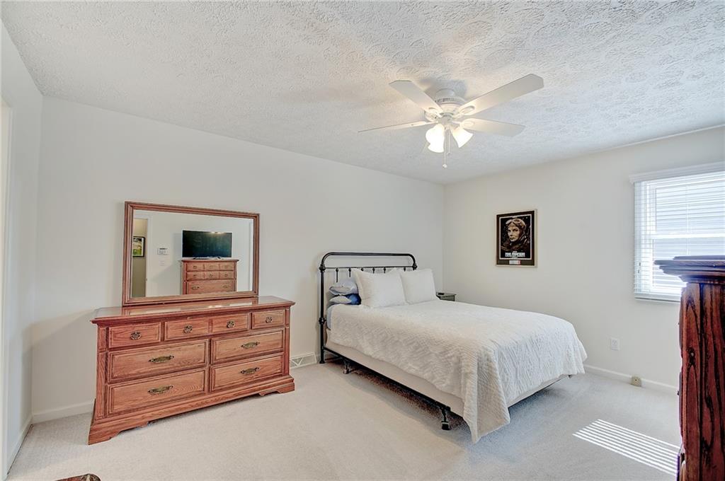 663 Ridge Road Greenwood, IN 46142 - Photo 16 of 27 Gallery Image 16
