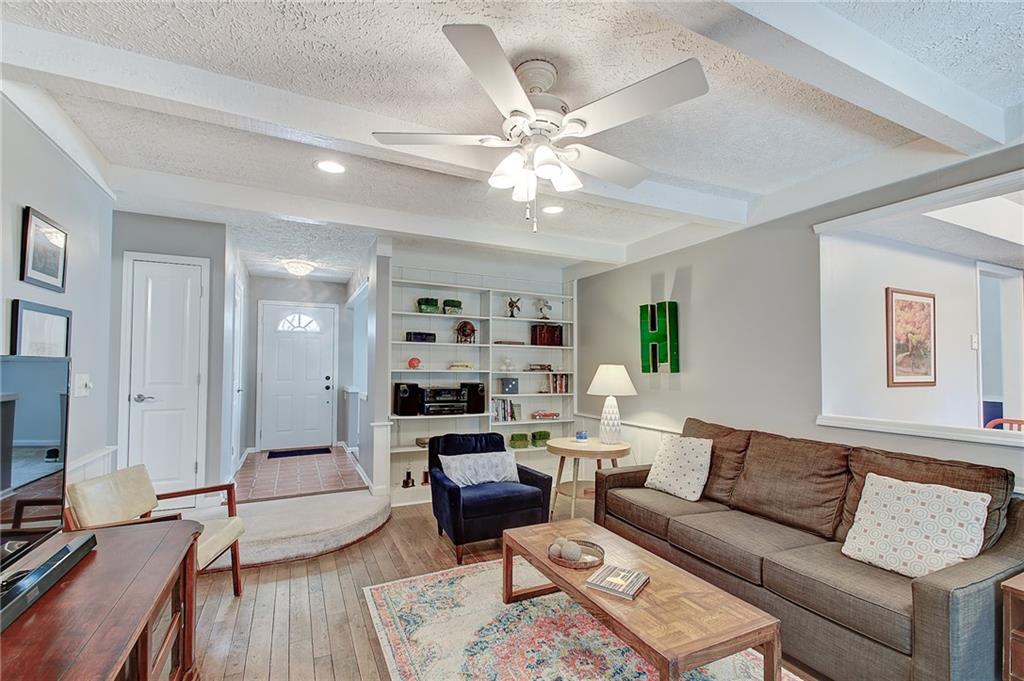 663 Ridge Road Greenwood, IN 46142 - Photo 4 of 27 Gallery Image 4