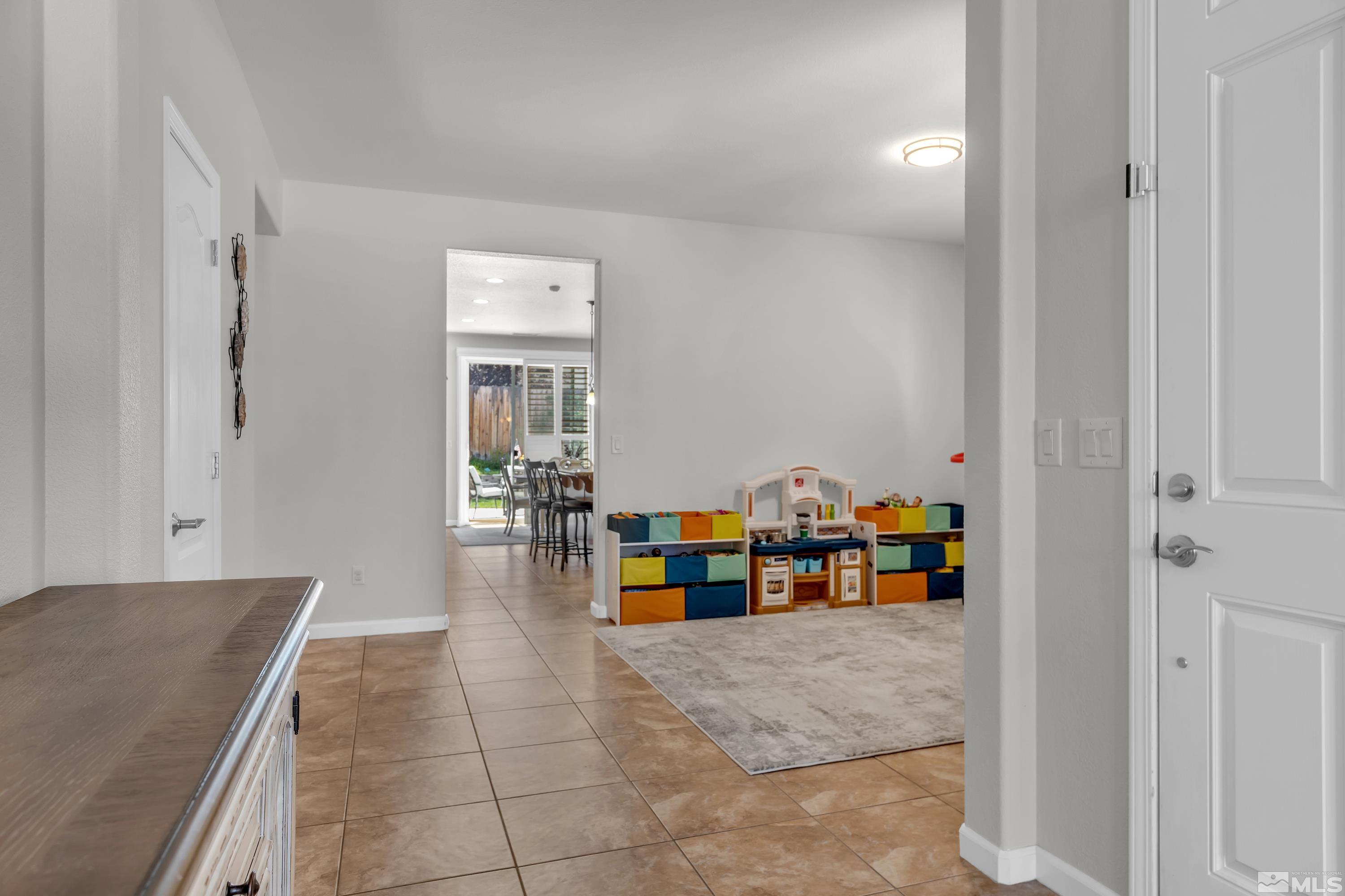 2100 Angel Ridge Drive Reno, NV 89521 - Photo 6 of 35 a living room with furniture
