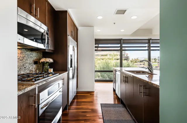 $895,000 | 7131 East Rancho Vista Drive, Unit 4005, Scottsdale, AZ 85251