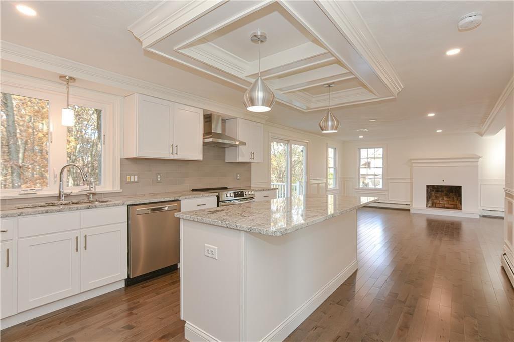 12 Carriage Drive, Lincoln, RI 02865 Compass