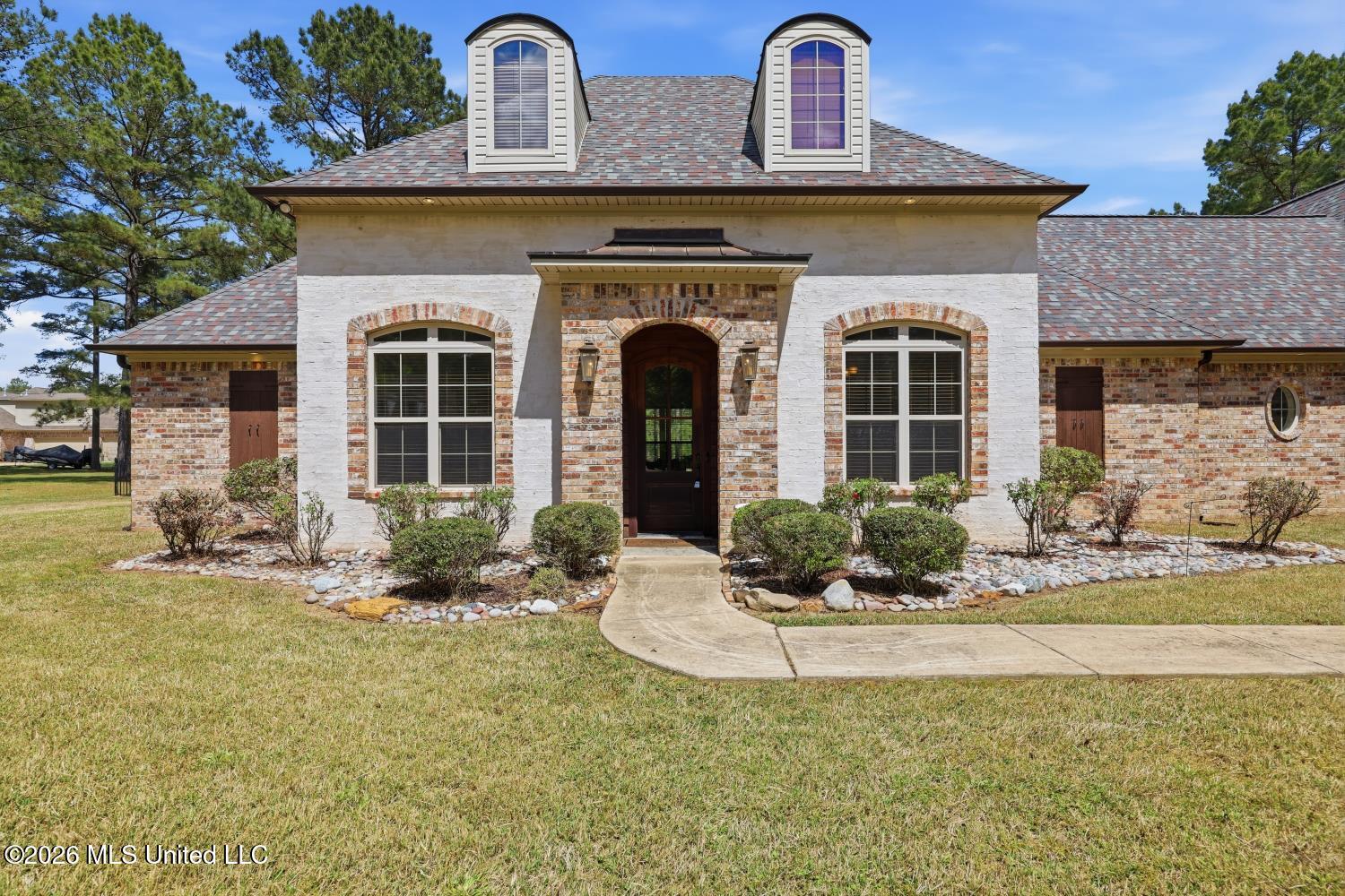306 Kitty Hawk Circle Brandon, MS 39047 - Photo 6 of 76 IMG_7137