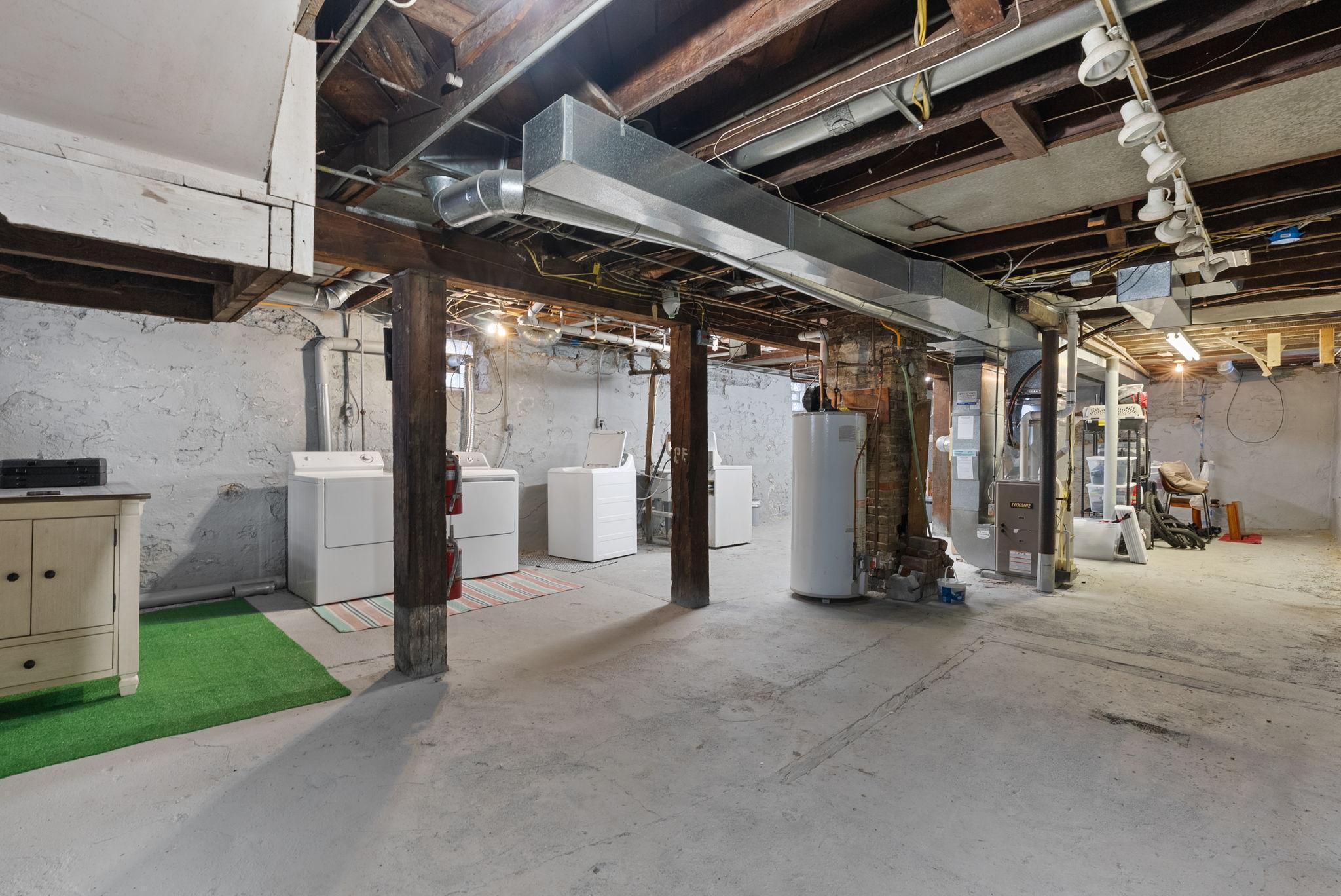 1218 5th Street Northeast Minneapolis, MN 55413 - Photo 13 of 33