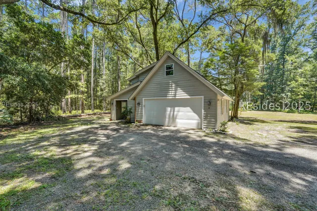 $572,000 | 12 Pine View Drive, Bluffton, SC 29910