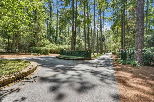 $572,000 | 12 Pine View Drive, Bluffton, SC 29910