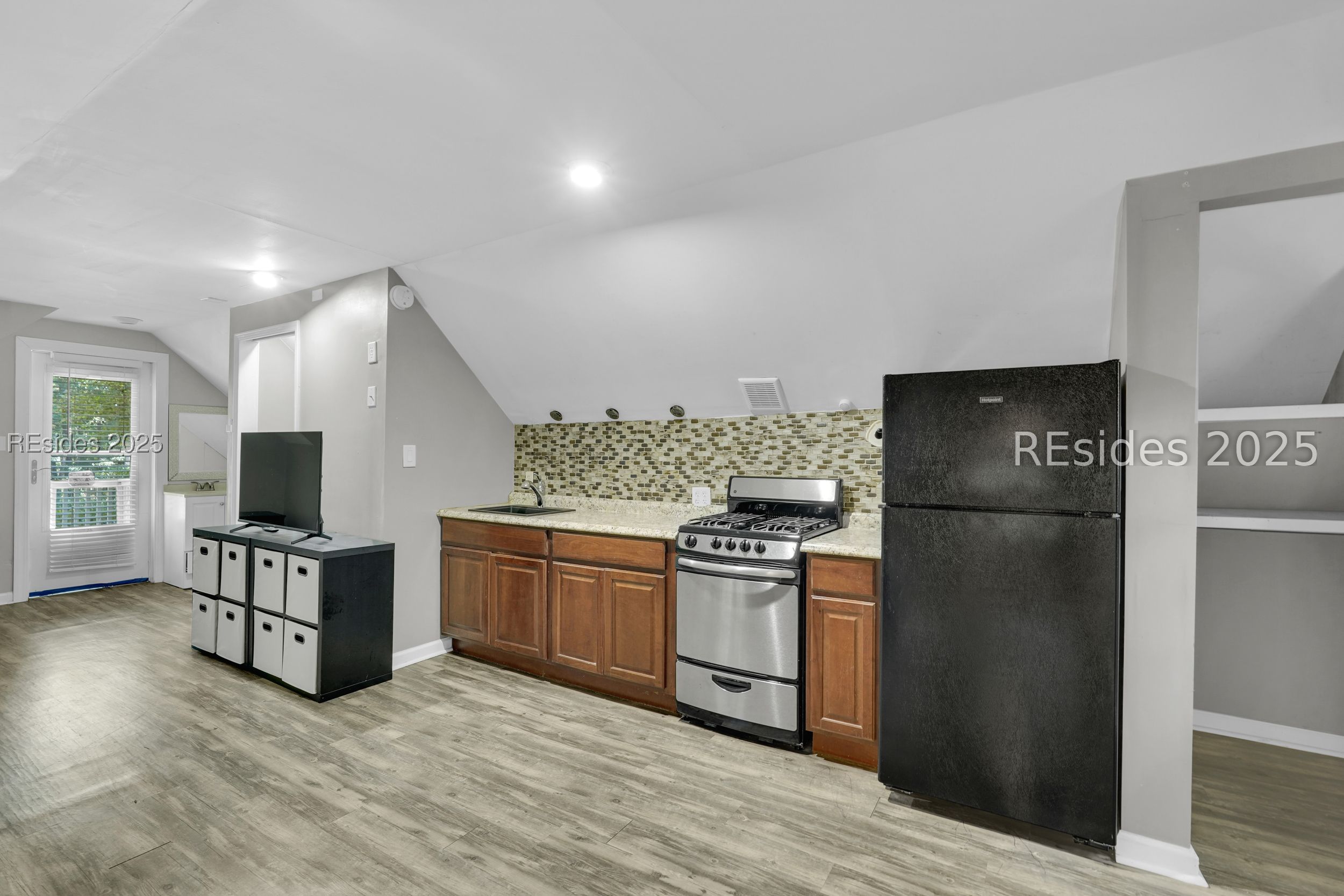 12 Pine View Drive Bluffton, SC 29910 - Photo 3 of 38