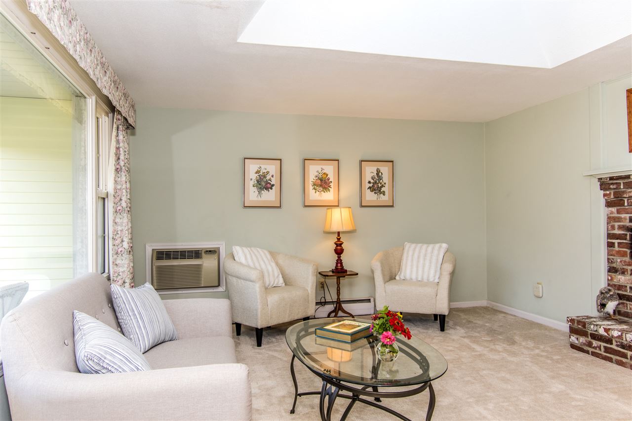 27 Stevens Road North Hampton, NH 03862 - Photo 2 of 37
