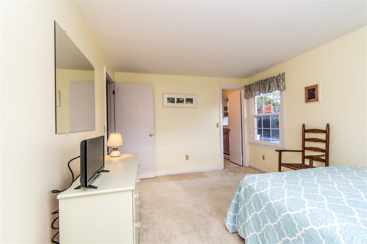 27 Stevens Road North Hampton, NH 03862 - Photo 13 of 37
