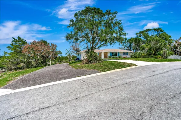 $1,100,000 | 9125 Southeast Karin Street, Hobe Sound, FL 33455