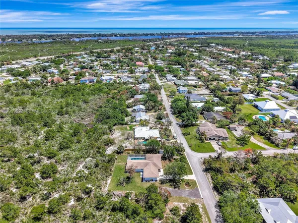 $1,100,000 | 9125 Southeast Karin Street, Hobe Sound, FL 33455