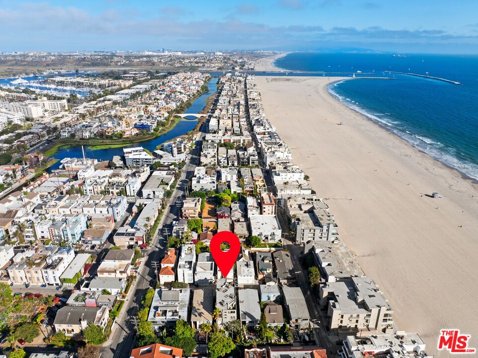 24 Eastwind Street, Unit 2 Marina del Rey, CA 90292 - Photo 42 of 46