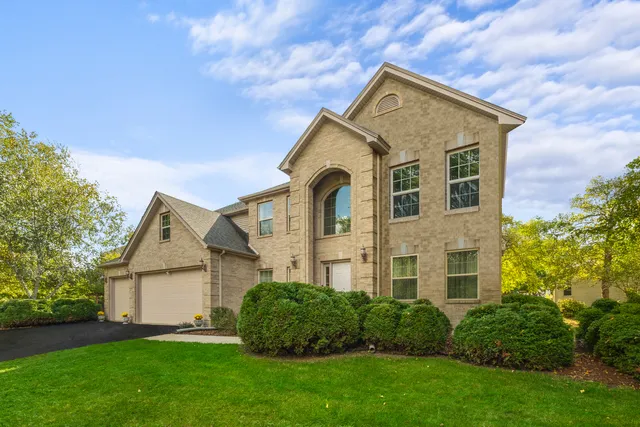 $529,900 | 238 Willowwood Drive, Oswego, IL 60543