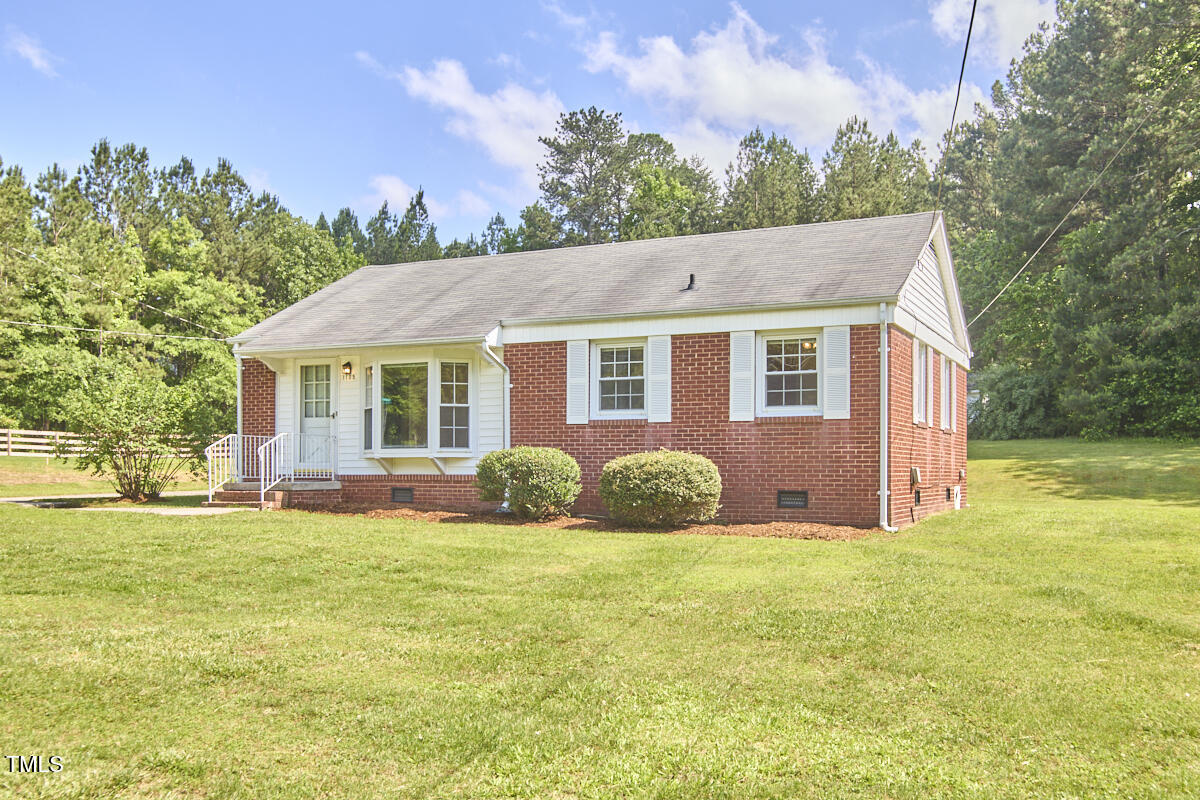 1105 Horseshoe Road Durham, NC 27703 - Photo 2 of 31 02