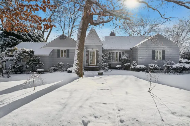 $6,200 | 232 Round Hill Road, Roslyn Heights, NY 11577